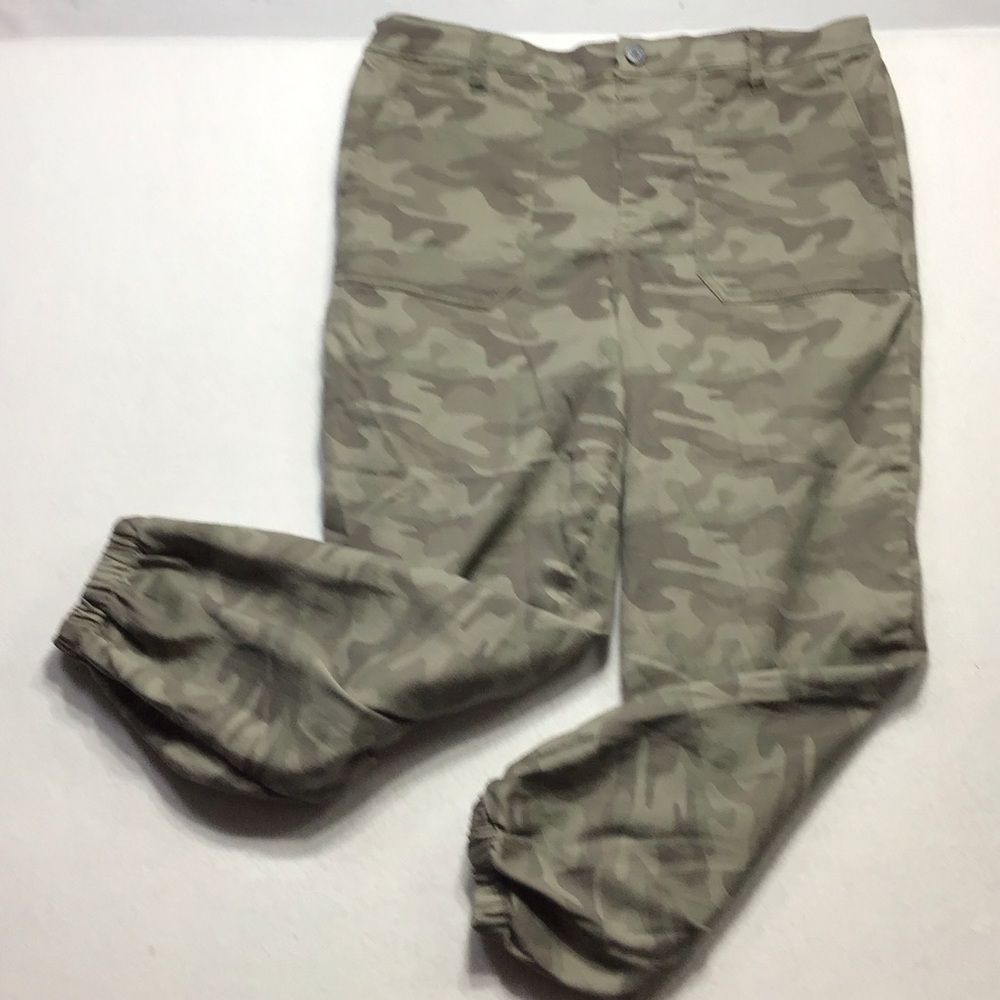 Stitch Star Olive Camo Joggers with pockets